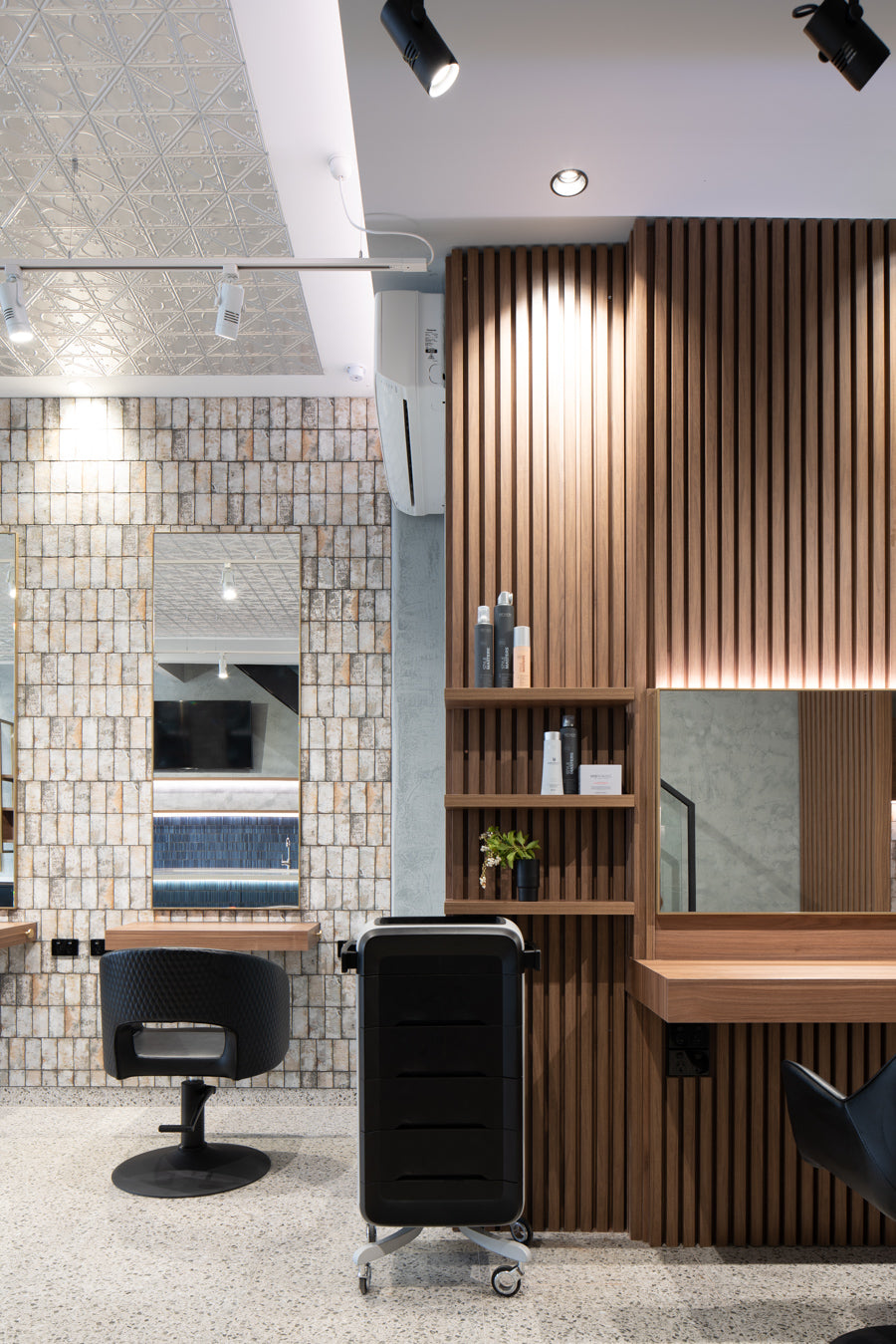 chiseled hair salon